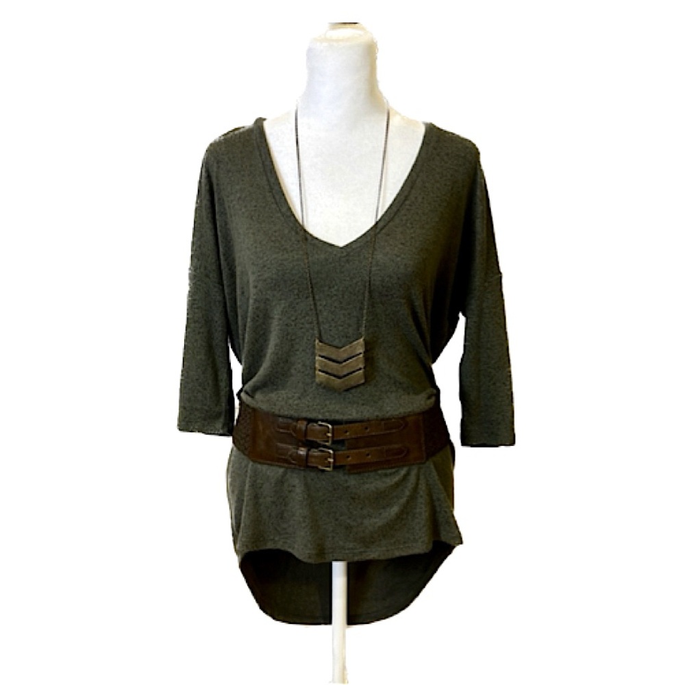 Express Green Oversized 3/4 Sleeve V-Neck Sweater, Women’s Size XS.